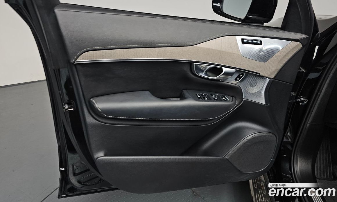 Volvo XC90 2nd Gen фото 24