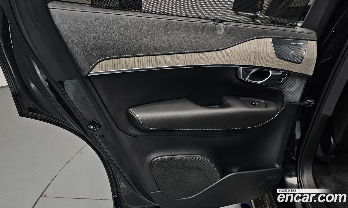 Volvo XC90 2nd Gen фото 25