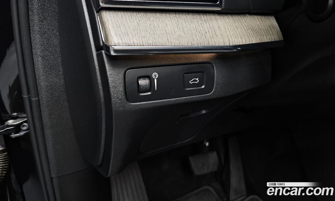Volvo XC90 2nd Gen фото 32