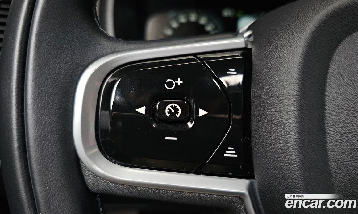Volvo XC90 2nd Gen фото 33