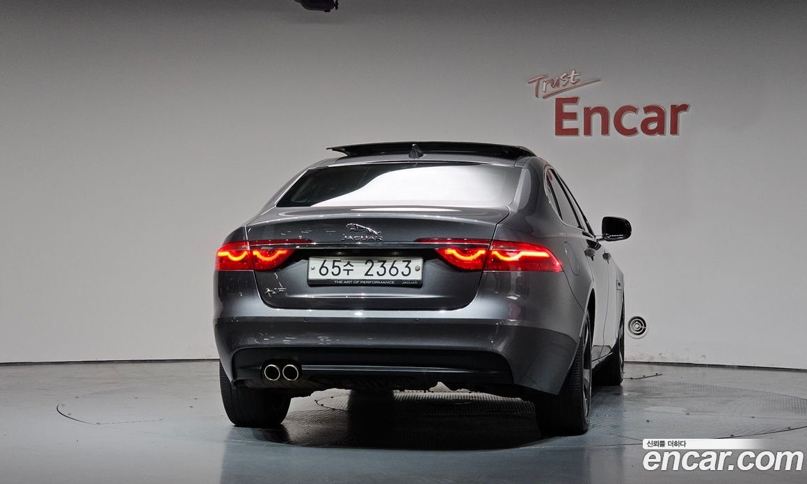 Jaguar XF (X260) фото 3