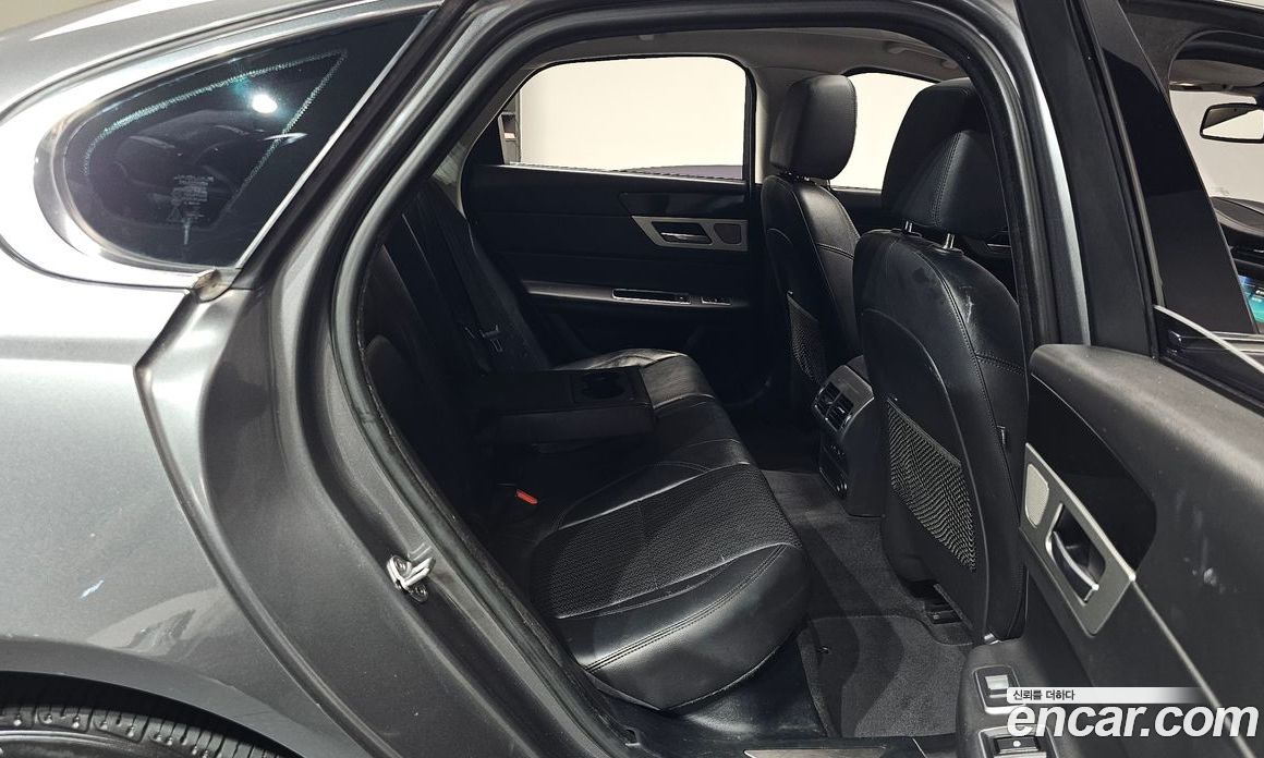 Jaguar XF (X260) фото 11