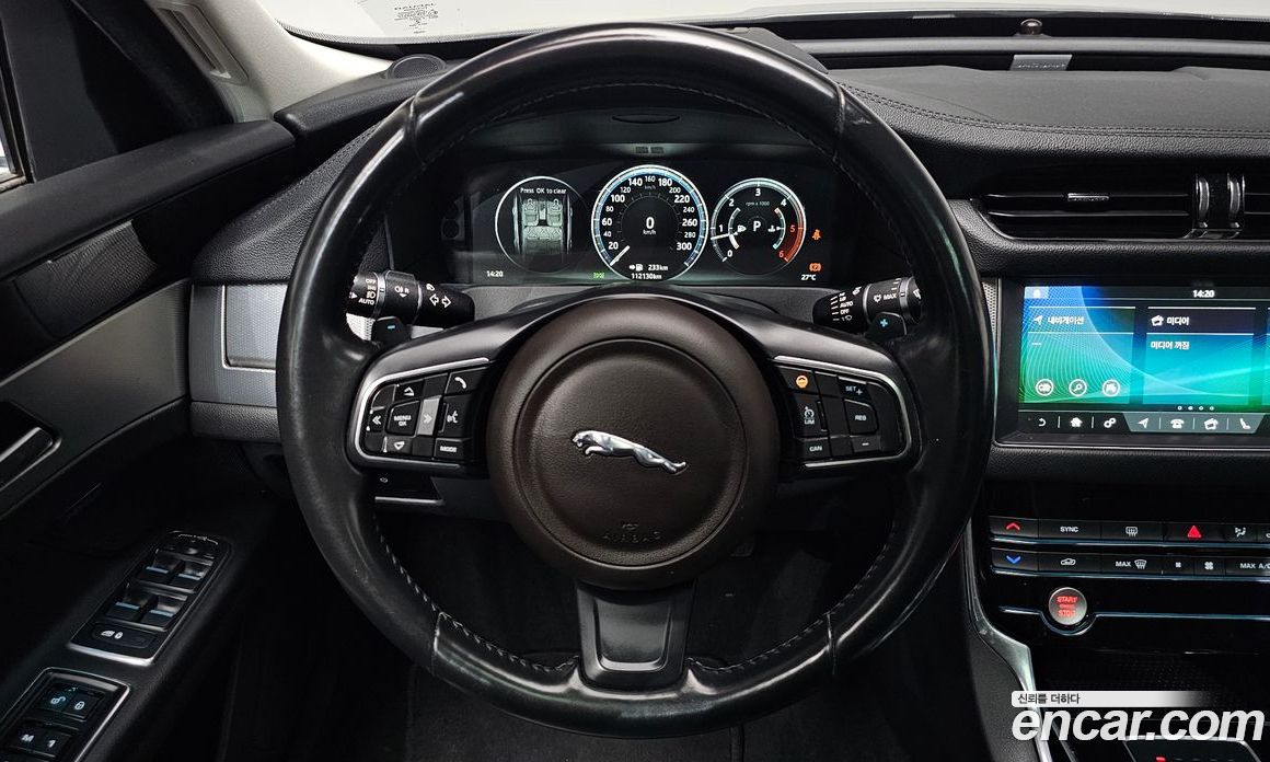 Jaguar XF (X260) фото 12