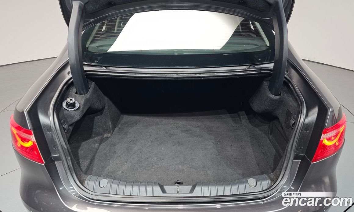 Jaguar XF (X260) фото 19
