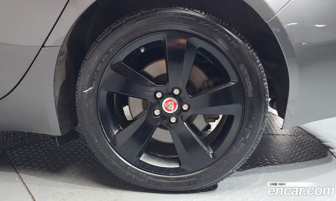 Jaguar XF (X260) фото 21