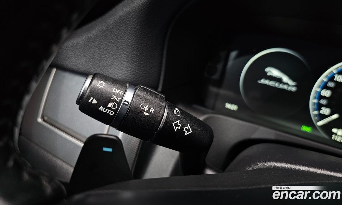 Jaguar XF (X260) фото 34