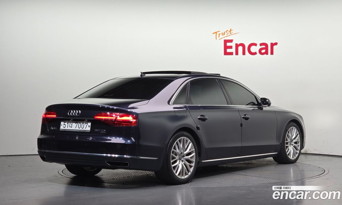 Audi A8 (D4) фото 2