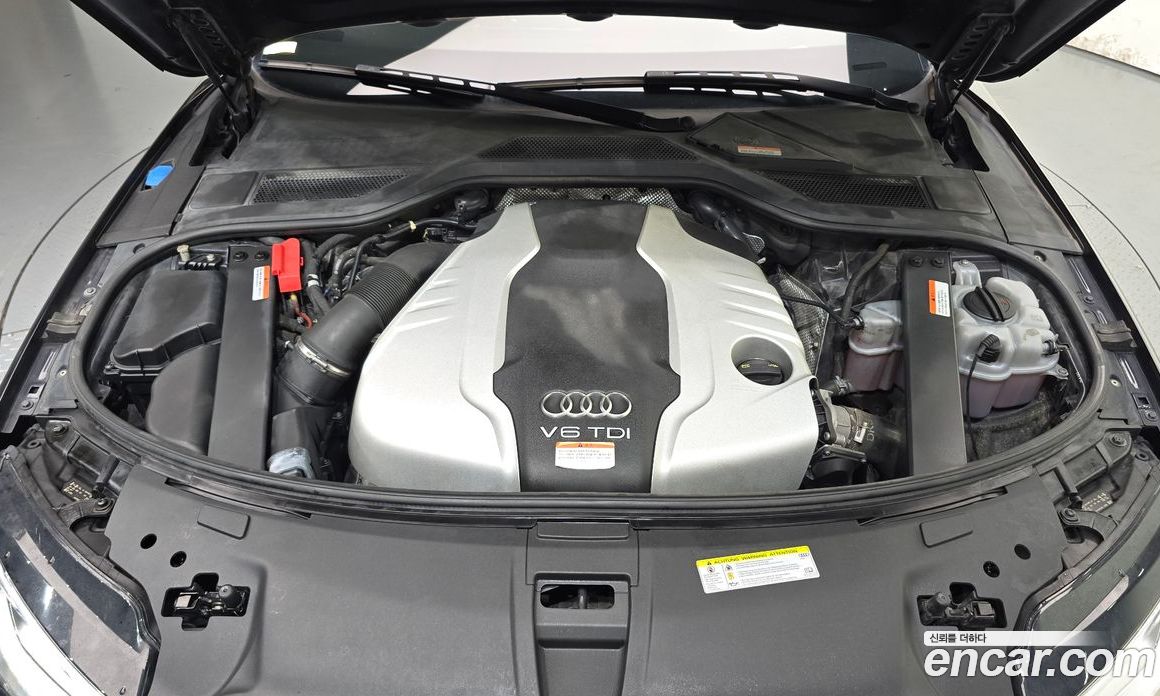 Audi A8 (D4) фото 6