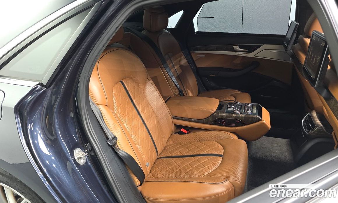 Audi A8 (D4) фото 11