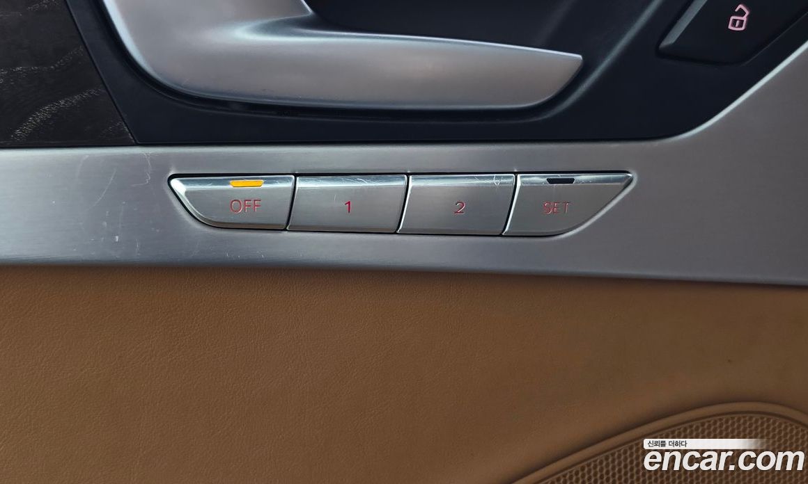 Audi A8 (D4) фото 14
