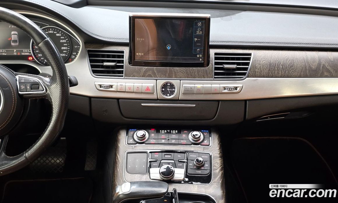 Audi A8 (D4) фото 19