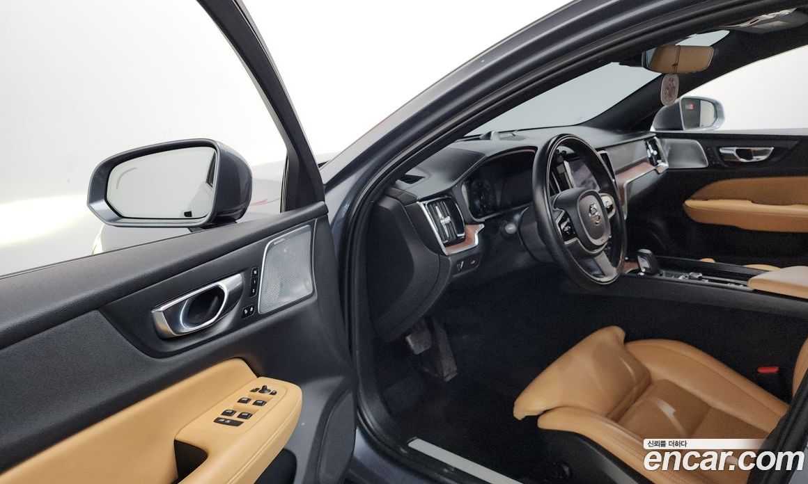 Volvo V60 Cross Country 2nd Gen фото 10