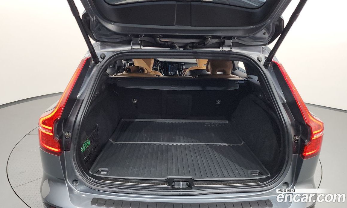 Volvo V60 Cross Country 2nd Gen фото 19