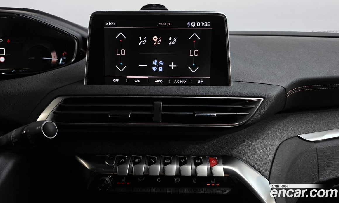 Peugeot 3008 2nd Gen фото 14