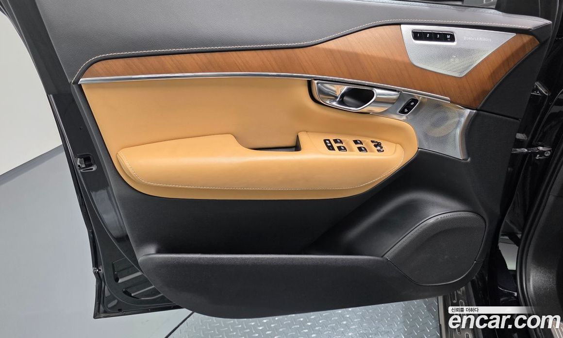 Volvo XC90 2nd Gen фото 24