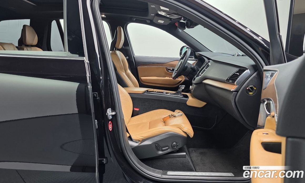 Volvo XC90 2nd Gen фото 26