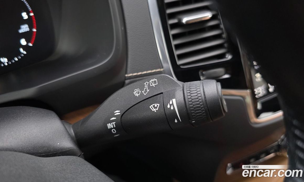 Volvo XC90 2nd Gen фото 28