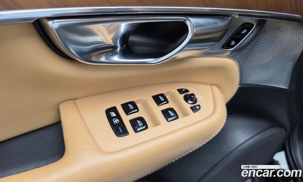 Volvo XC90 2nd Gen фото 29