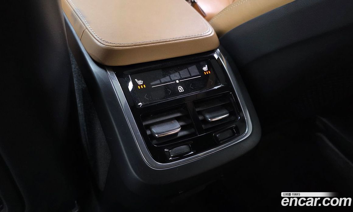 Volvo XC90 2nd Gen фото 35