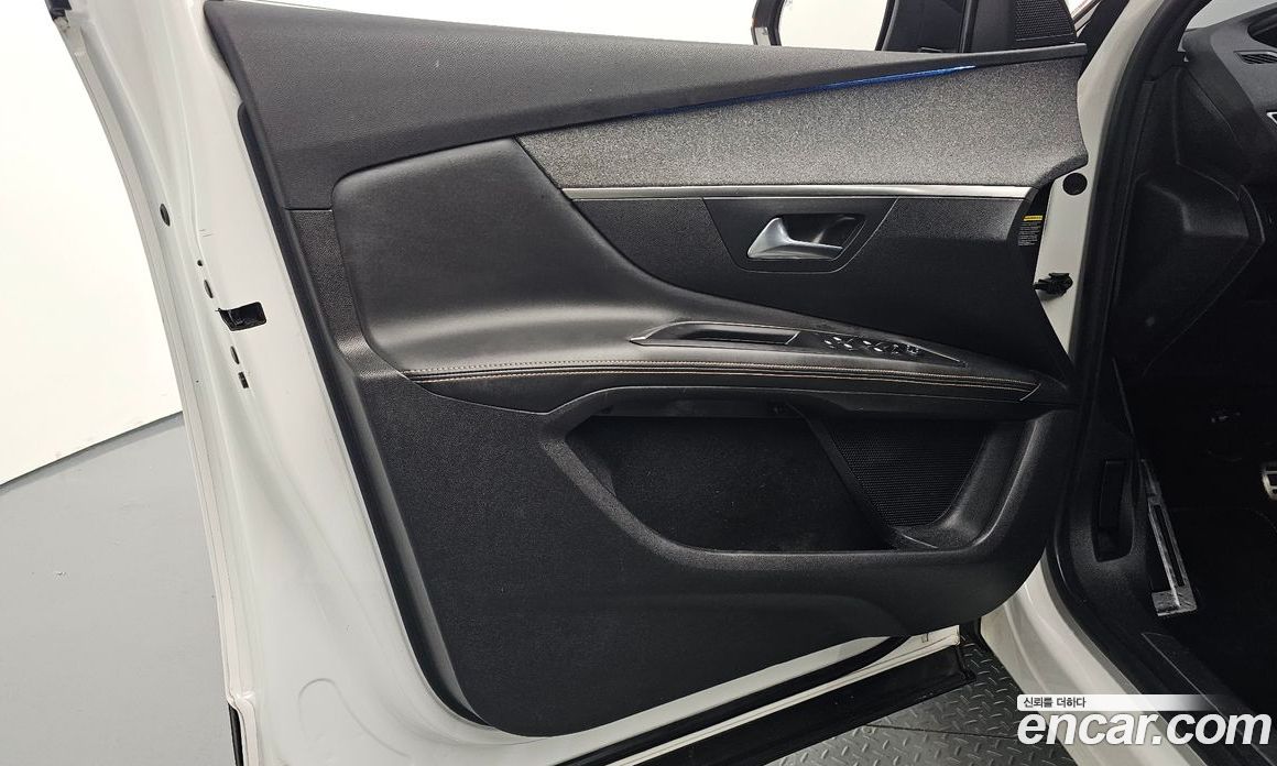 Peugeot 3008 2nd Gen фото 25
