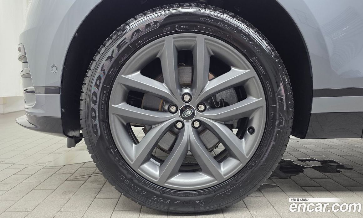 Land Rover Range Rover Velar фото 4