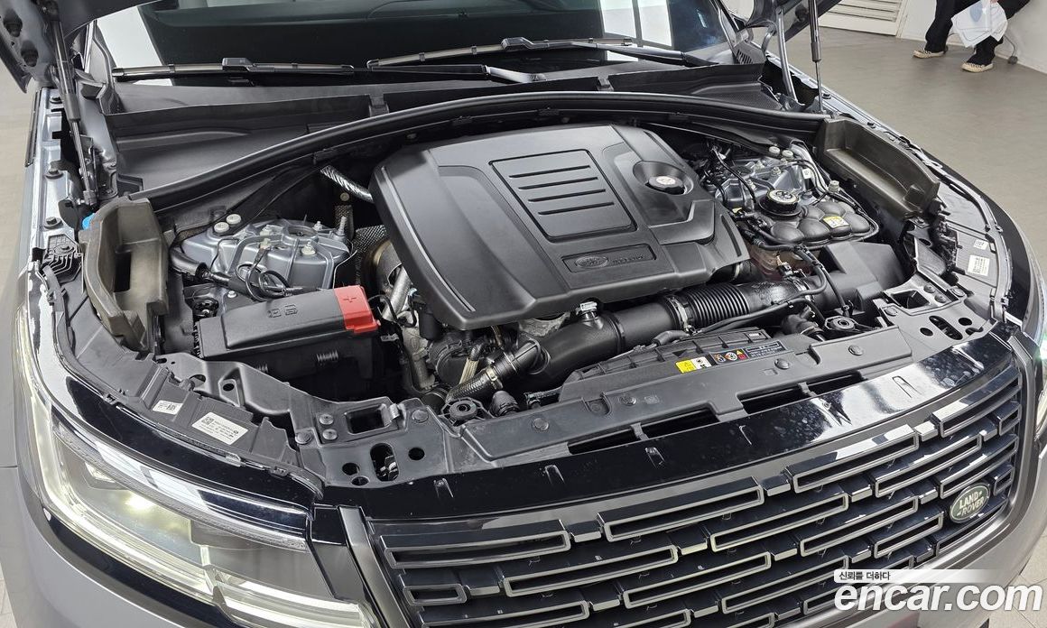 Land Rover Range Rover Velar фото 5