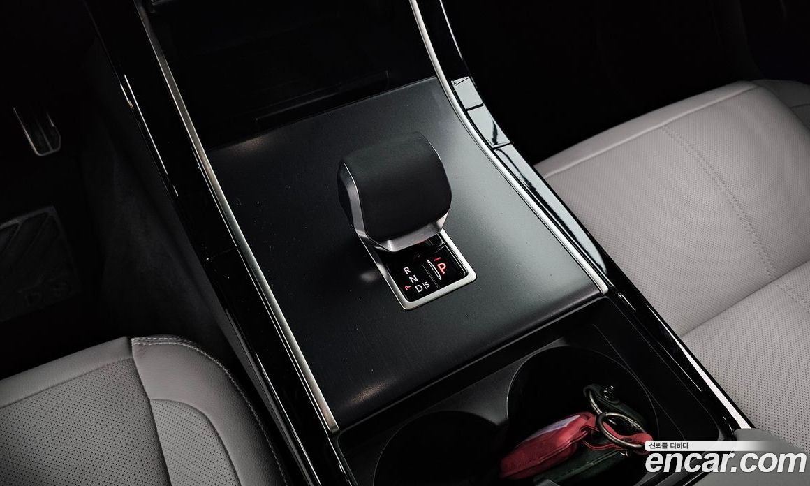 Land Rover Range Rover Velar фото 8