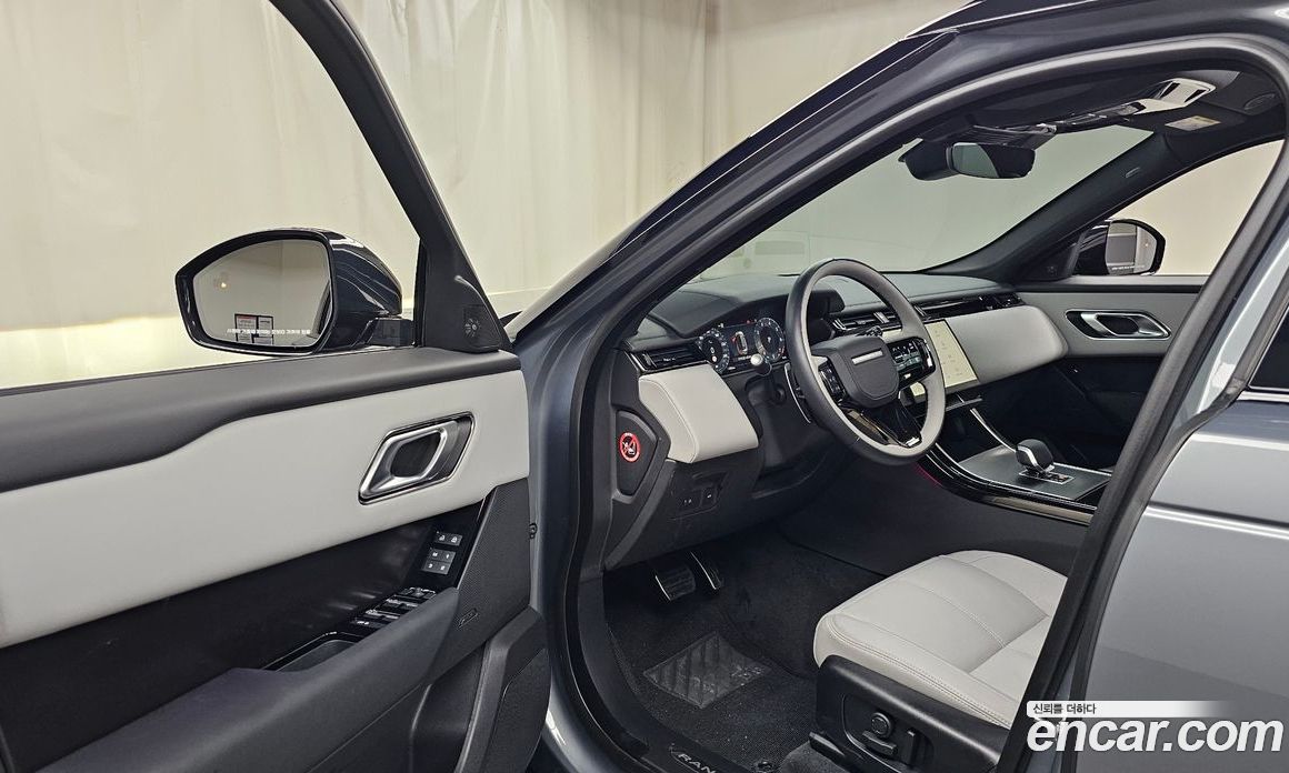 Land Rover Range Rover Velar фото 9
