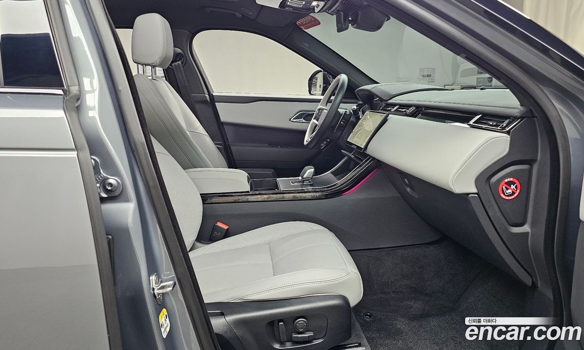 Land Rover Range Rover Velar фото 10