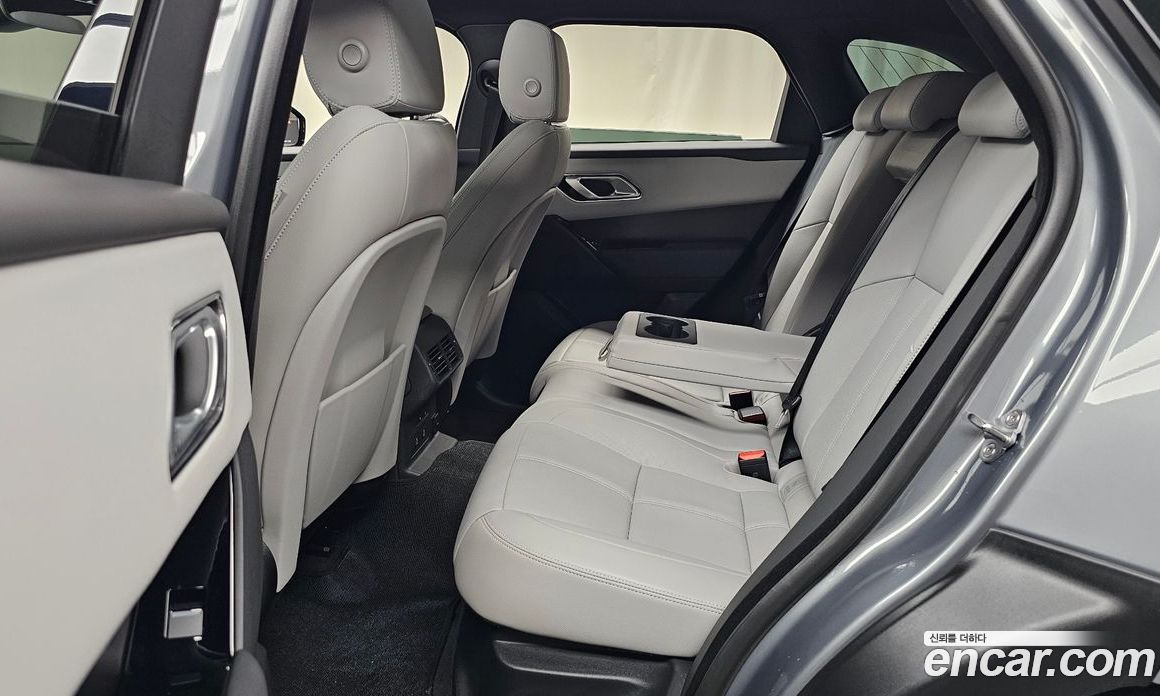 Land Rover Range Rover Velar фото 11