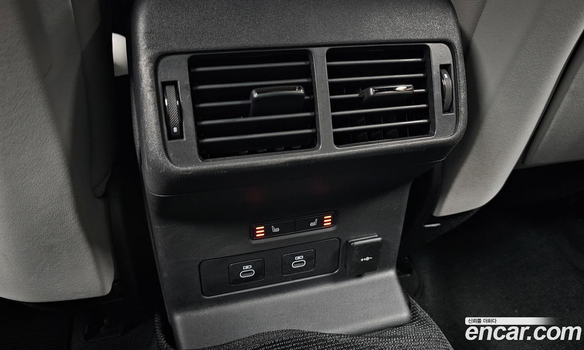 Land Rover Range Rover Velar фото 17