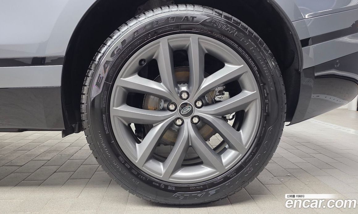 Land Rover Range Rover Velar фото 21