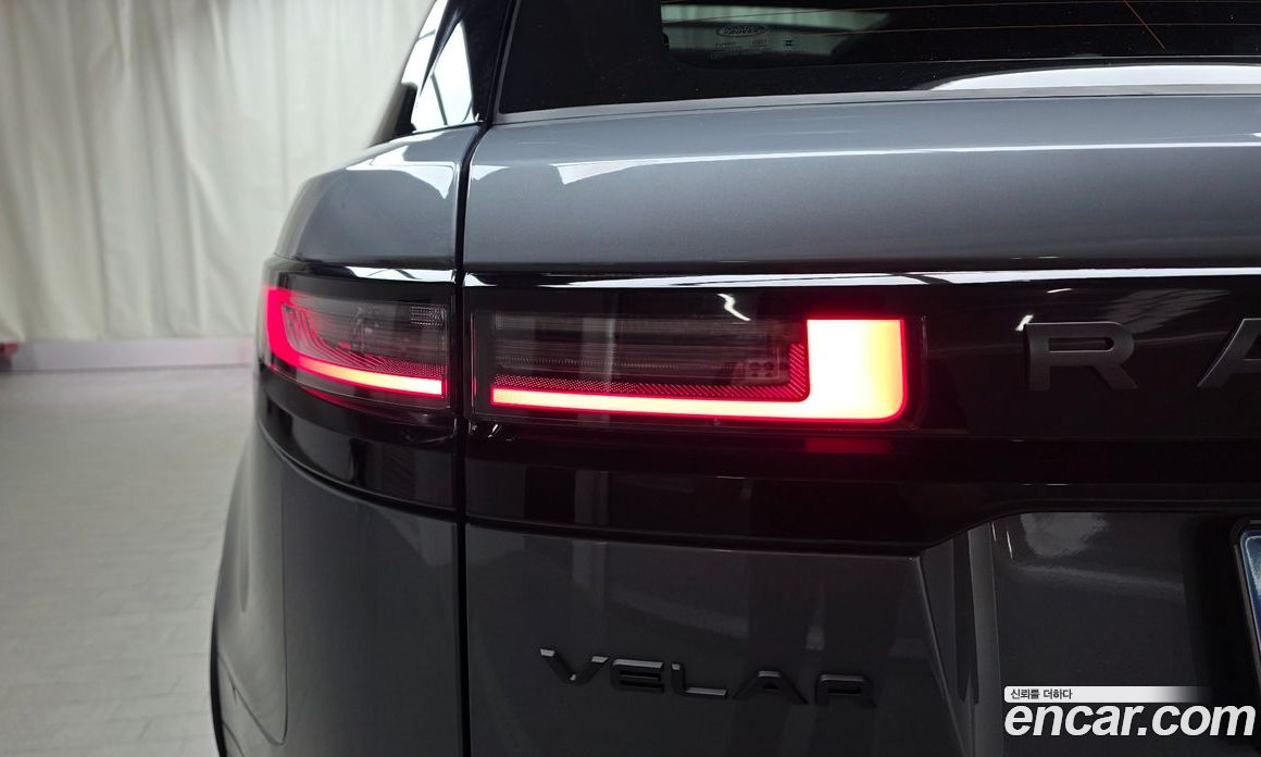 Land Rover Range Rover Velar фото 23