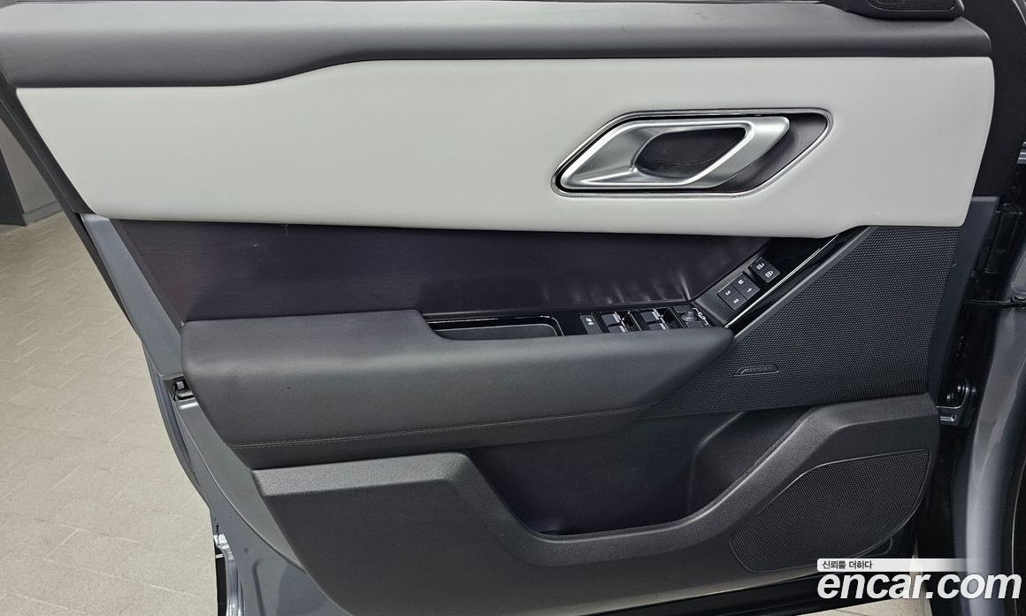 Land Rover Range Rover Velar фото 24