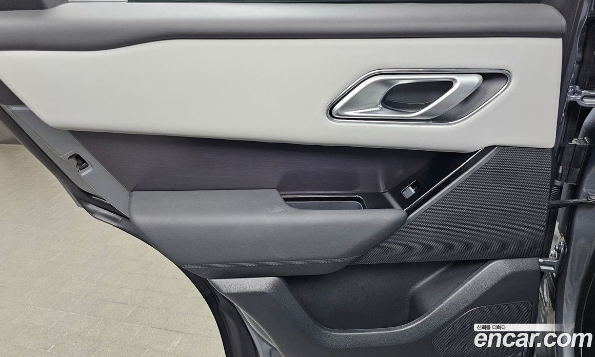 Land Rover Range Rover Velar фото 25