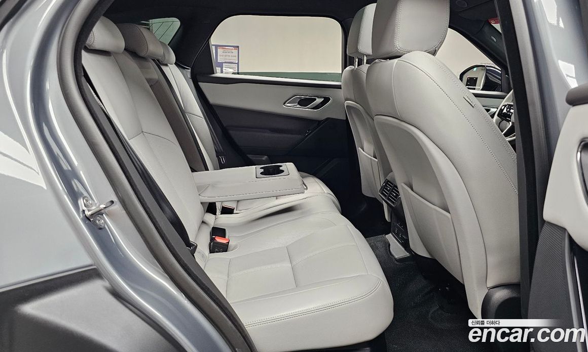 Land Rover Range Rover Velar фото 26