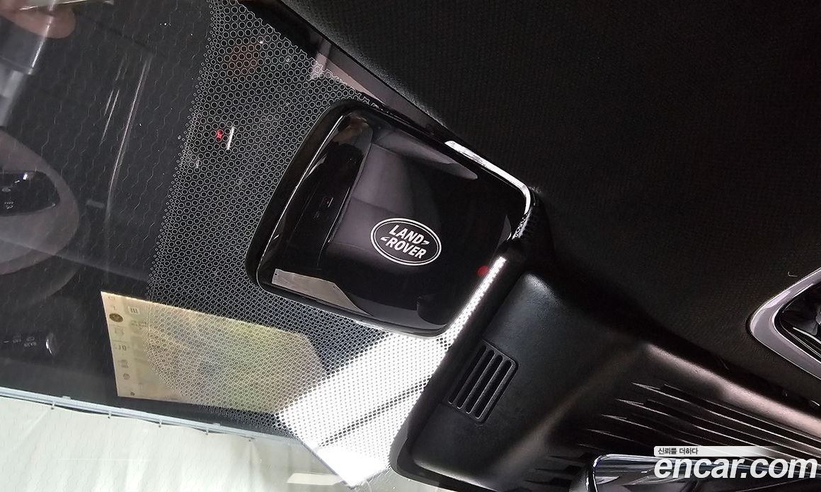 Land Rover Range Rover Velar фото 28