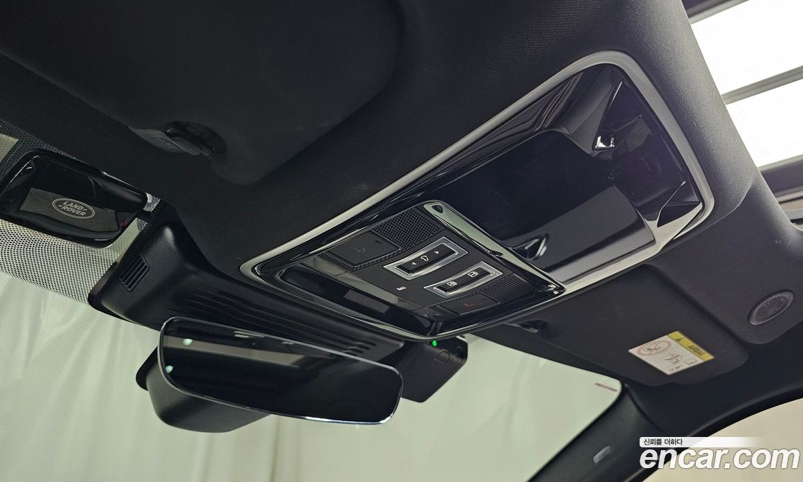 Land Rover Range Rover Velar фото 29