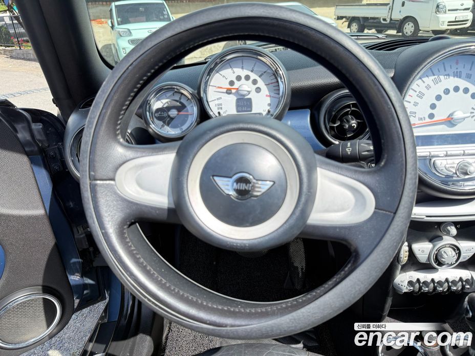 Mini Cooper Convertible фото 8