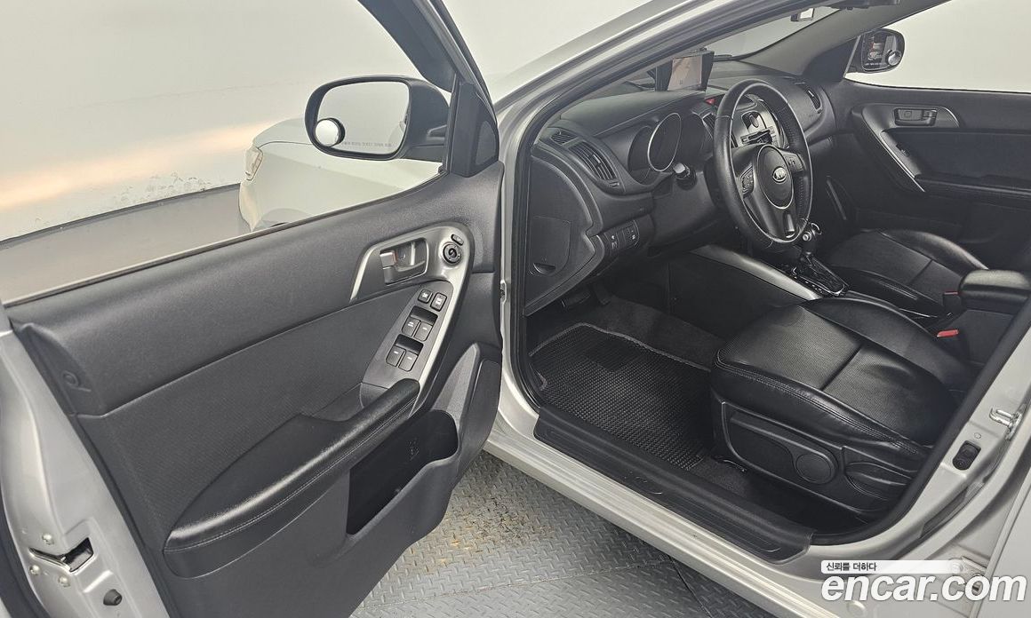 Kia Forte фото 10
