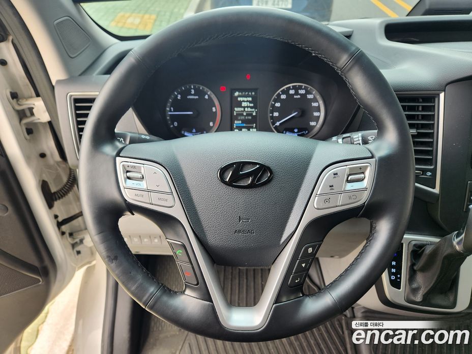 Hyundai Solati фото 10