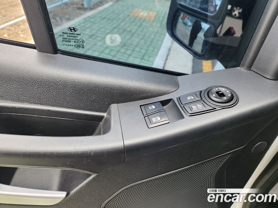 Hyundai Solati фото 13