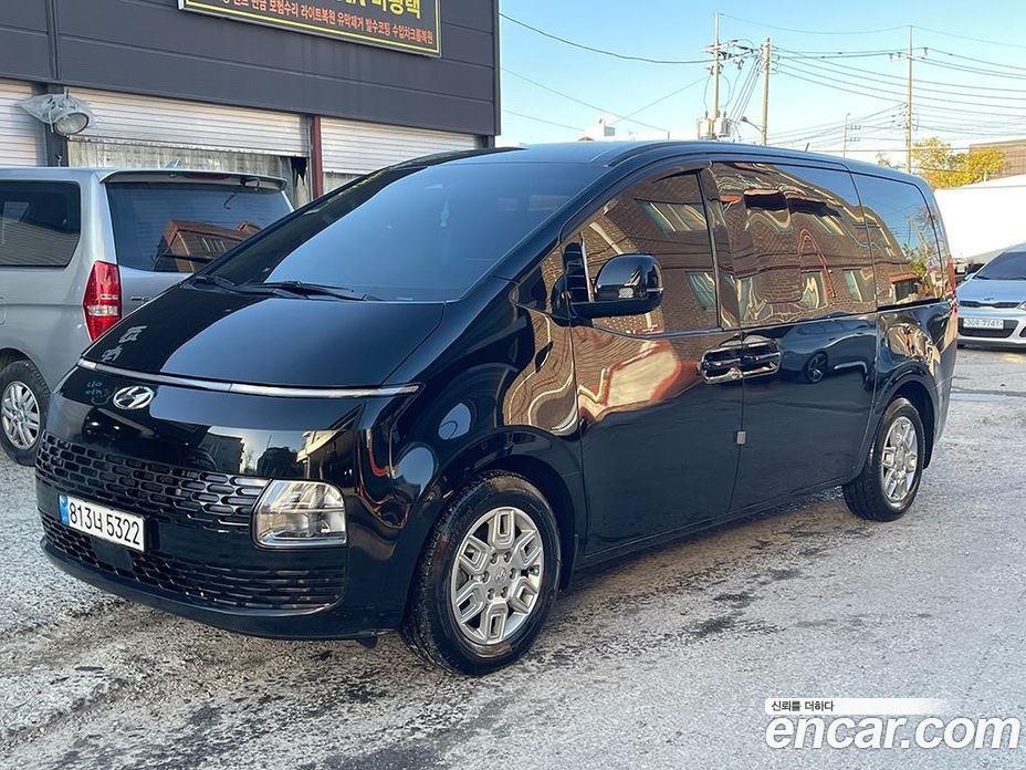 Hyundai Staria