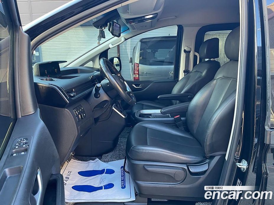 Hyundai Staria фото 5
