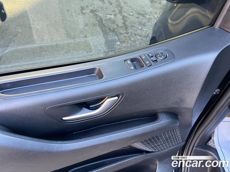 Hyundai Staria фото 13
