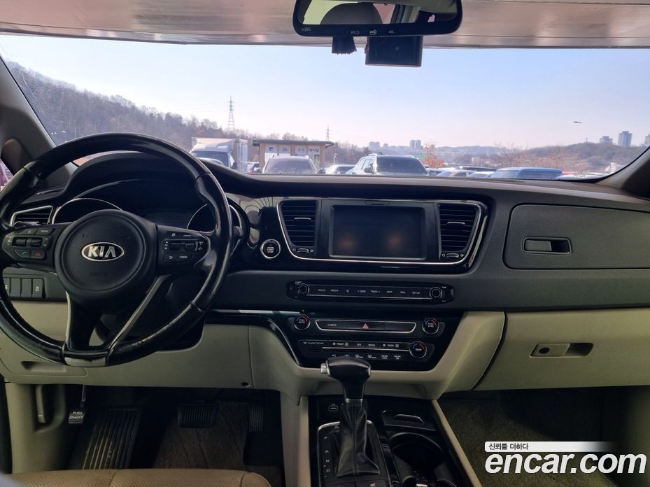 Kia Carnival 3rd Gen фото 7