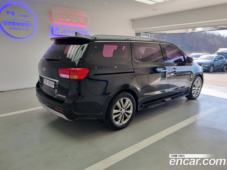 Kia Carnival 3rd Gen фото 16
