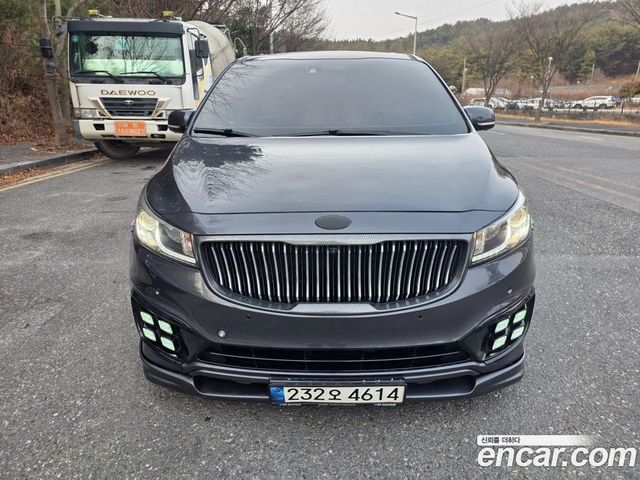 Kia Carnival 3rd Gen фото 2