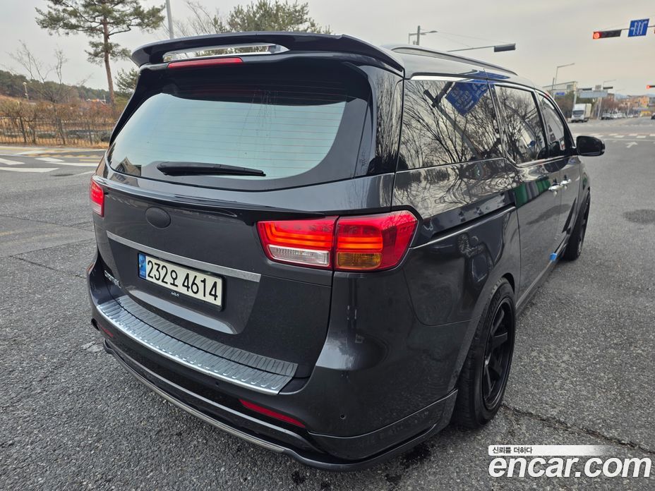 Kia Carnival 3rd Gen фото 6