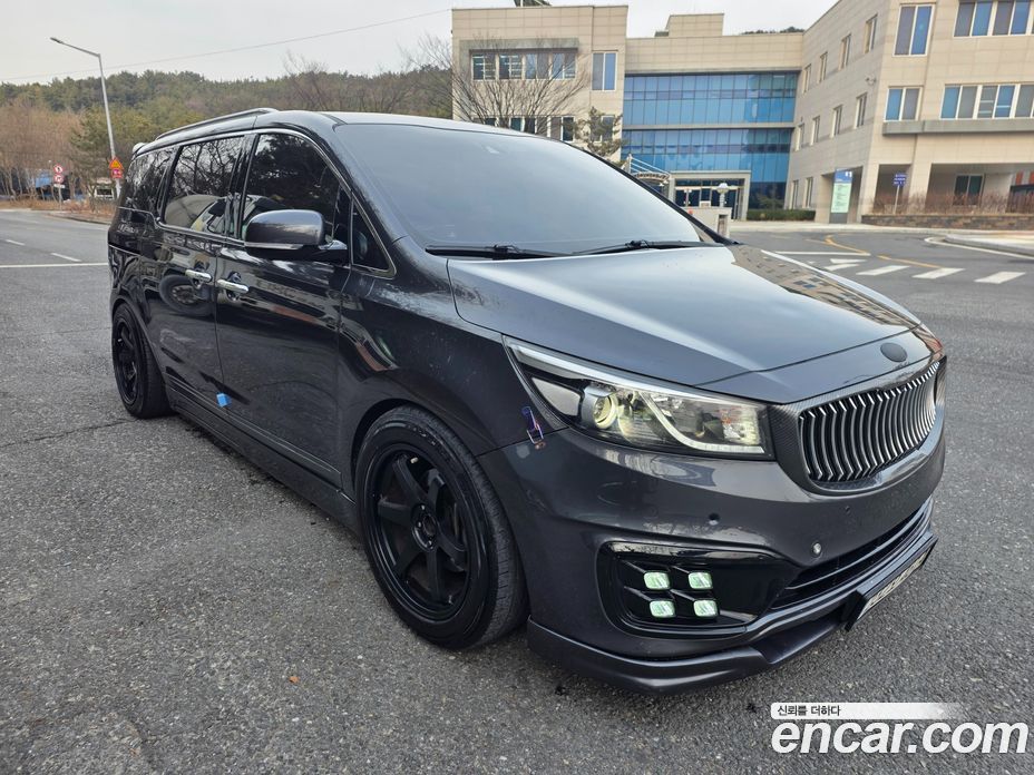 Kia Carnival 3rd Gen фото 8